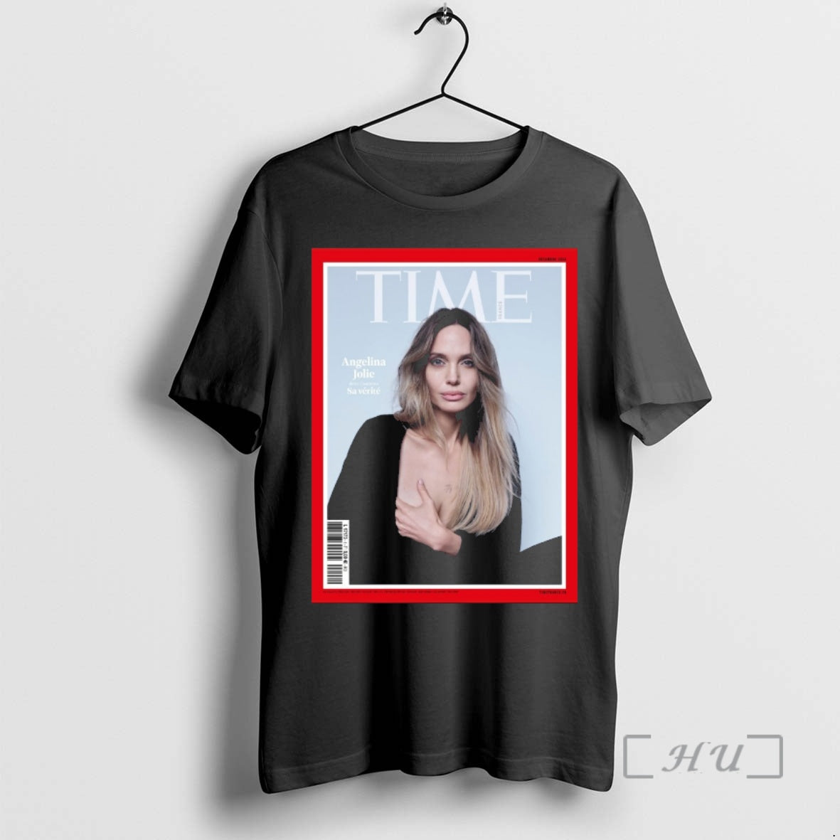 Officials Time France Angelina Jolie Dans Coutures Sa Verite December 2025 T-Shirts, Hoodie, Sweatshirt