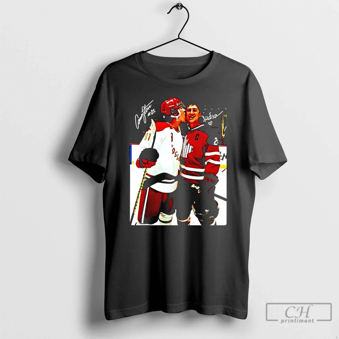 Gay Loves Connor Storrie Hudson Williams Signatures T-Shirts, Hoodie, Sweatshirt
