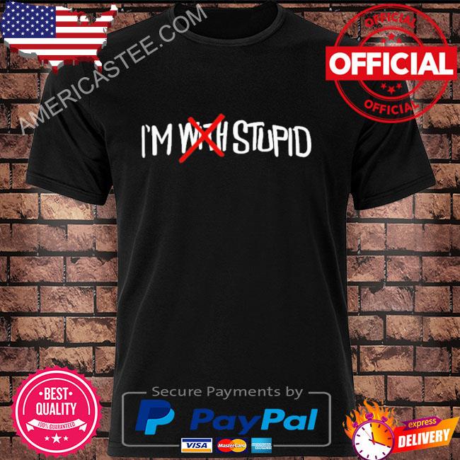 Noahfinnce Wearing I’m With Stupid Shirt