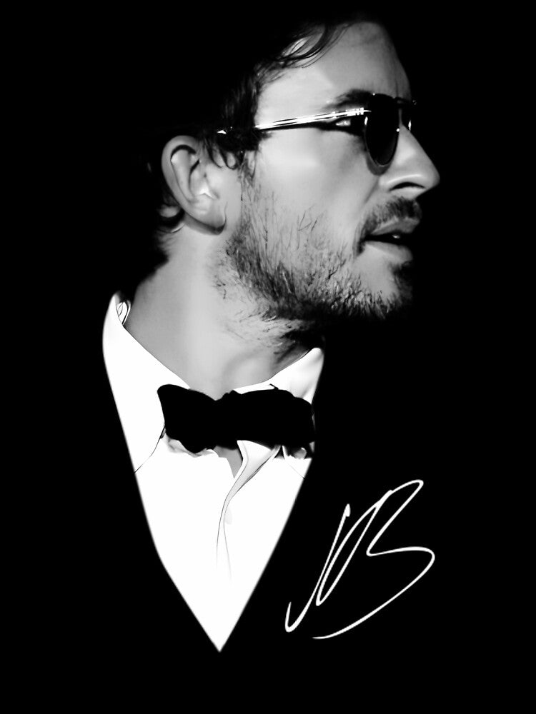 Jonathan Bailey 90S Retro by HeleneCollins T-Shirts, Hoodie, Sweatshirt | BlankRebels.com (Image 3)