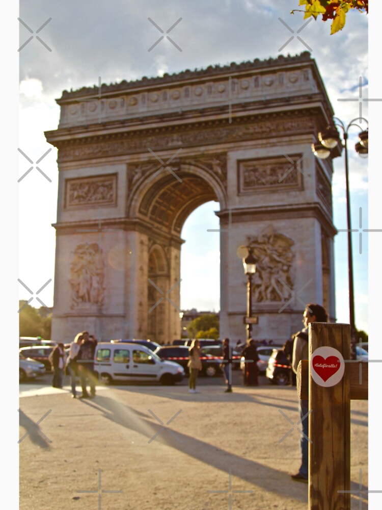Love and the Arch De Triomphe by iam01110011