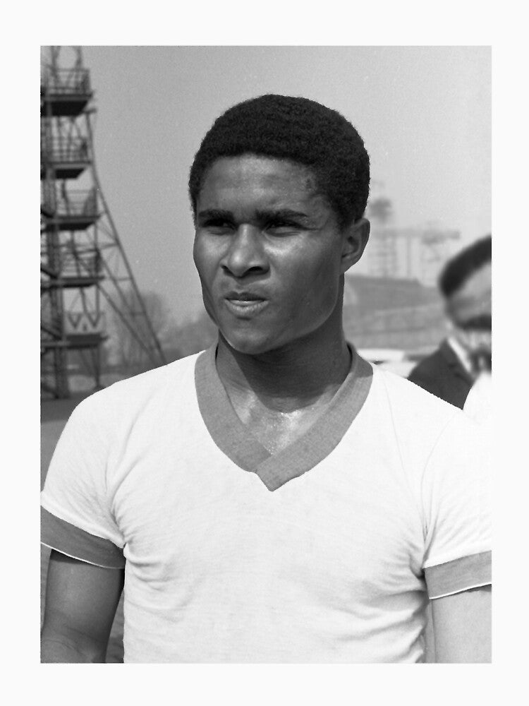 Eusebio Portugal Legend by dal-ieinn T-Shirts, Hoodie, Sweatshirt | BlankRebels.com (Image 3)