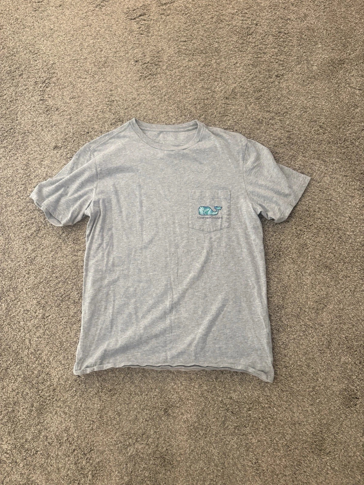 Vineyard Vines Gray Whale Logo T Shirt Men’s Size Small Casual Cotton Tee