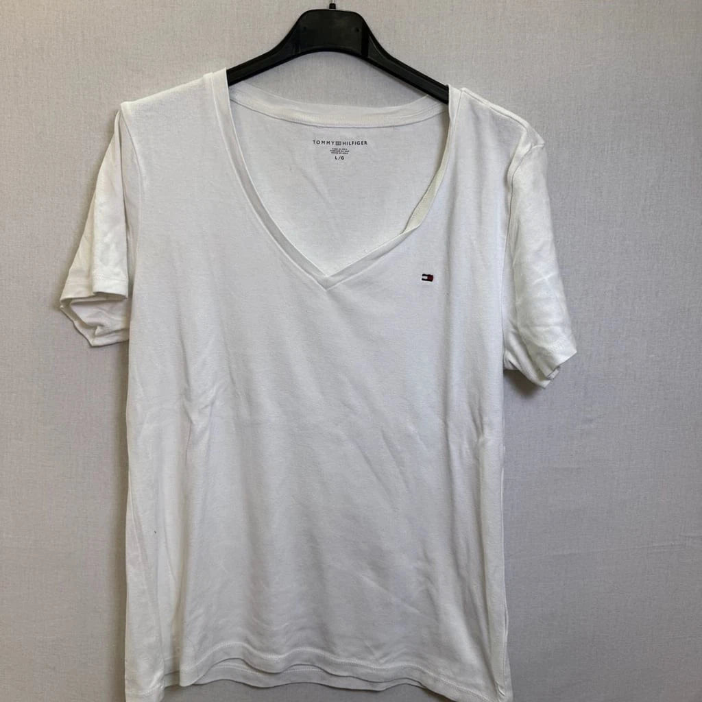 Tommy Hilfiger White V-Neck T-Shirt Size L/G