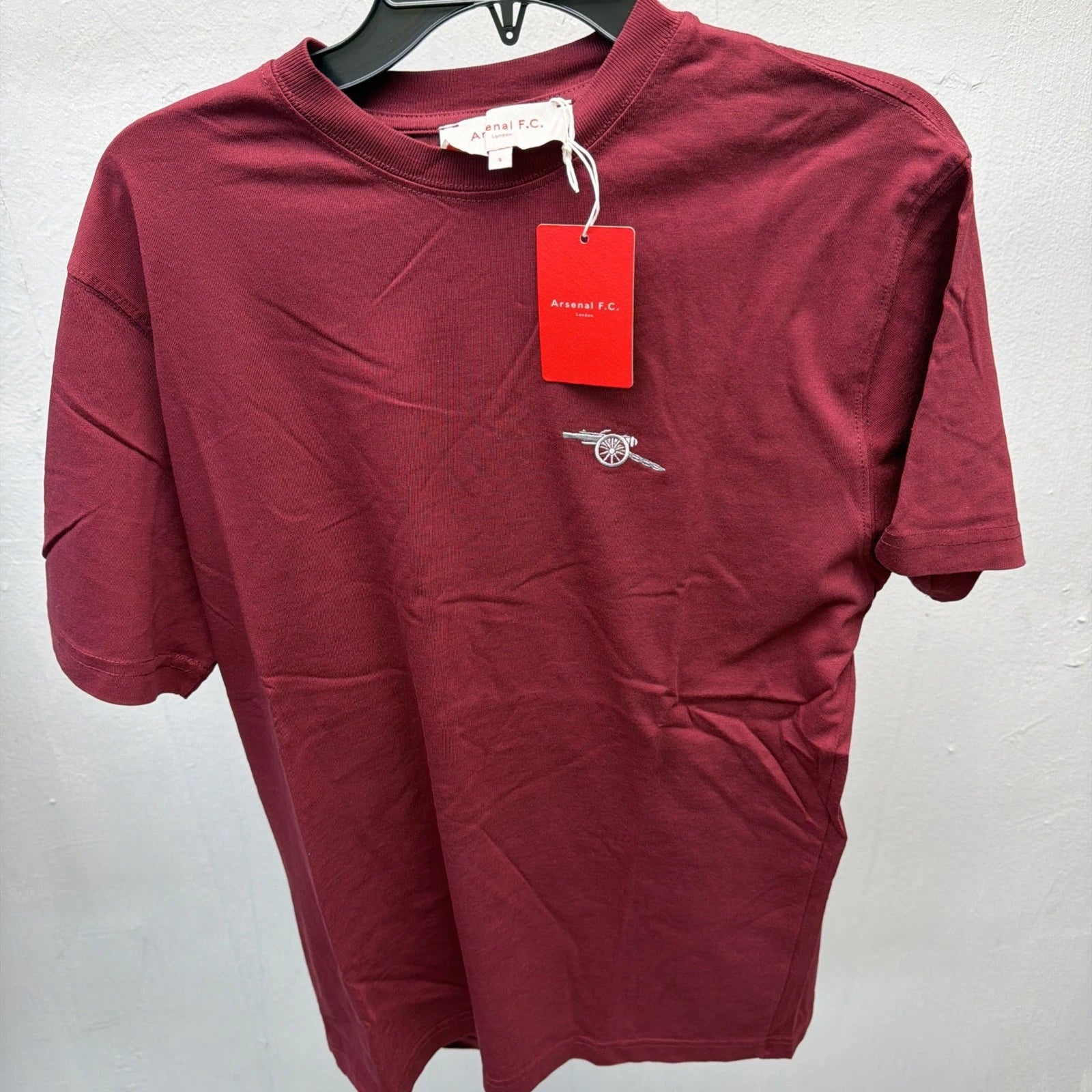 Arsenal Red Slim Fit Crew Neck Short Sleeves T Shirt Size Small