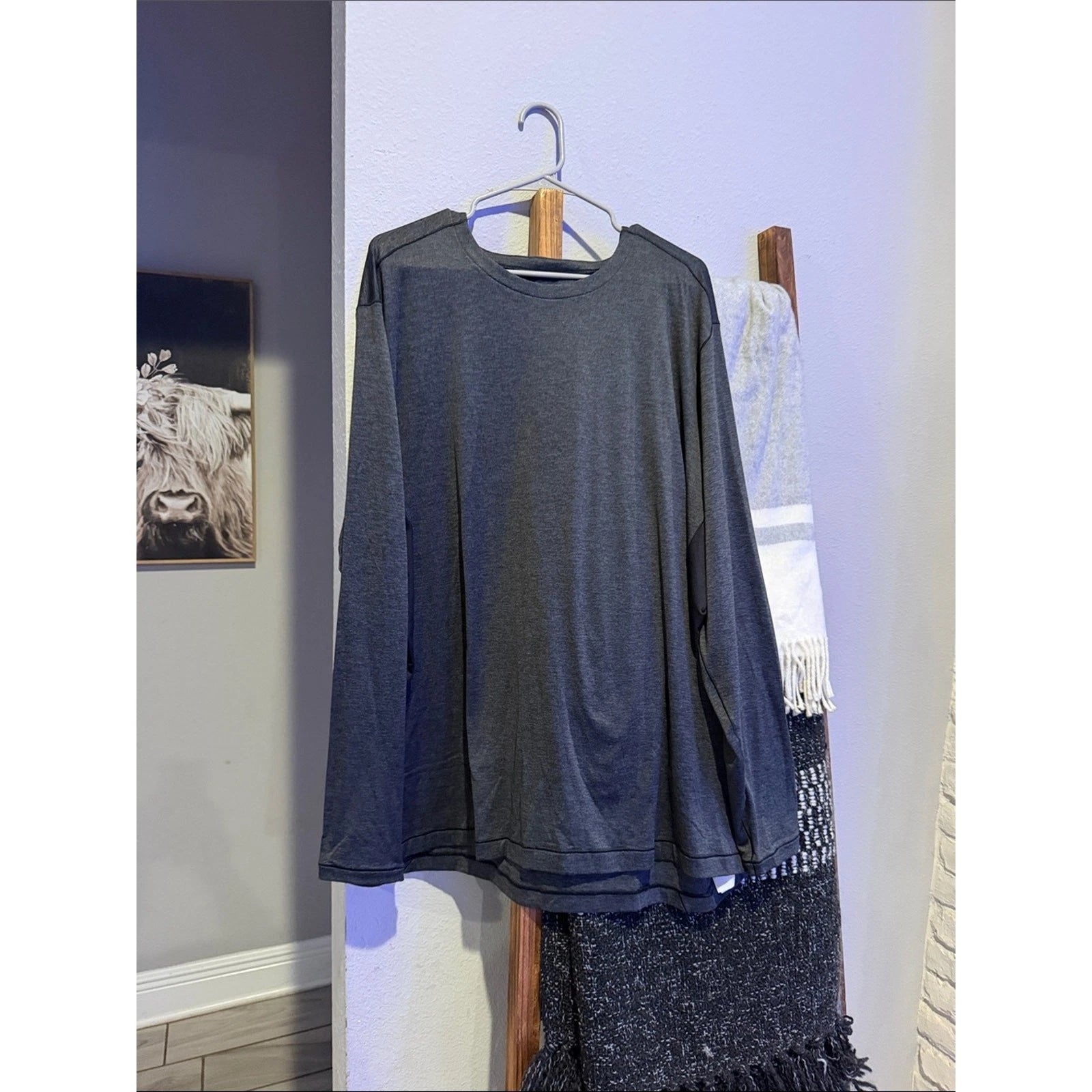 Mens Dark heather Gray Long Sleeve Casual Top