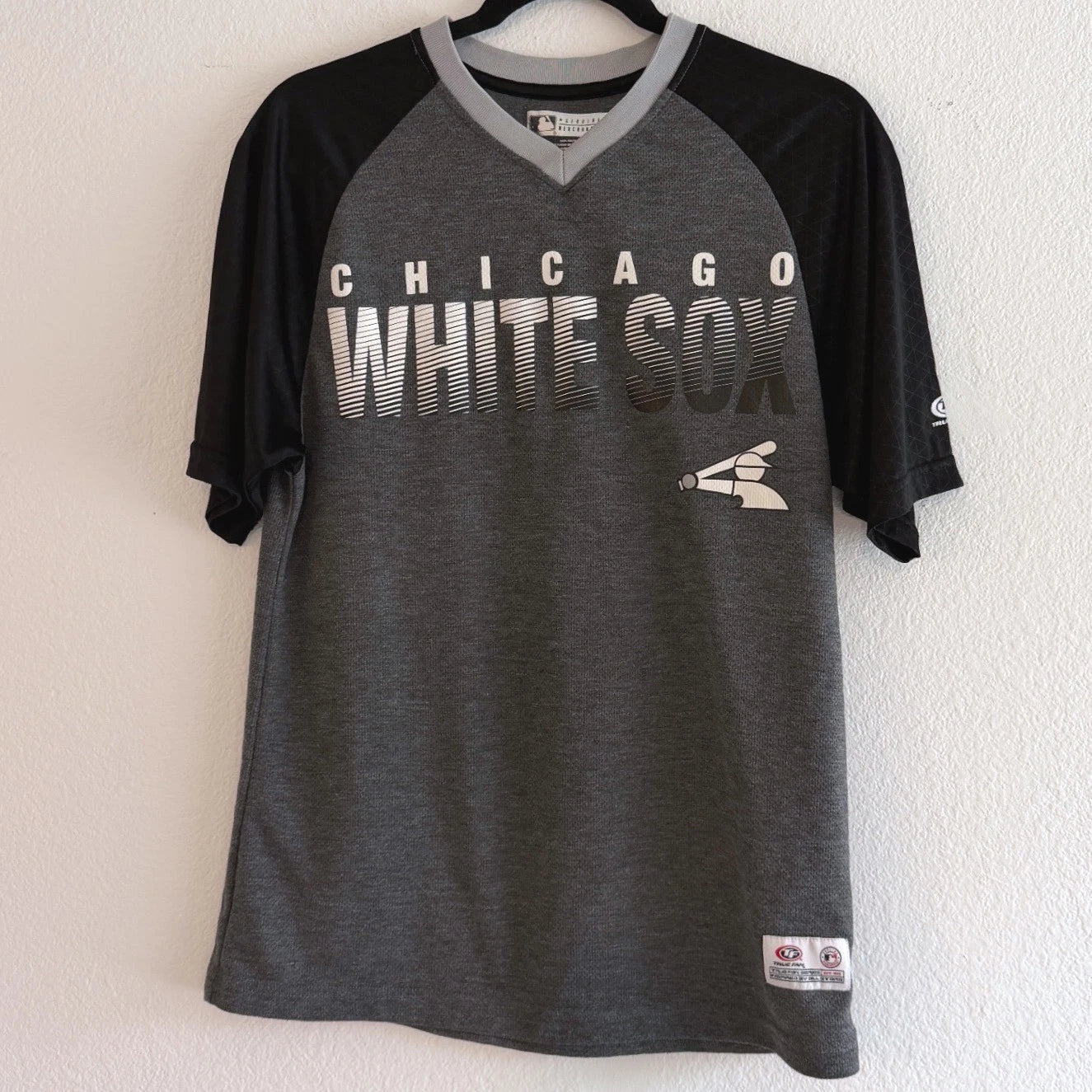 Chicago White Sox MLB True Fan Grey V-Neck Jersey T-Shirt Mesh Pullover Mens S