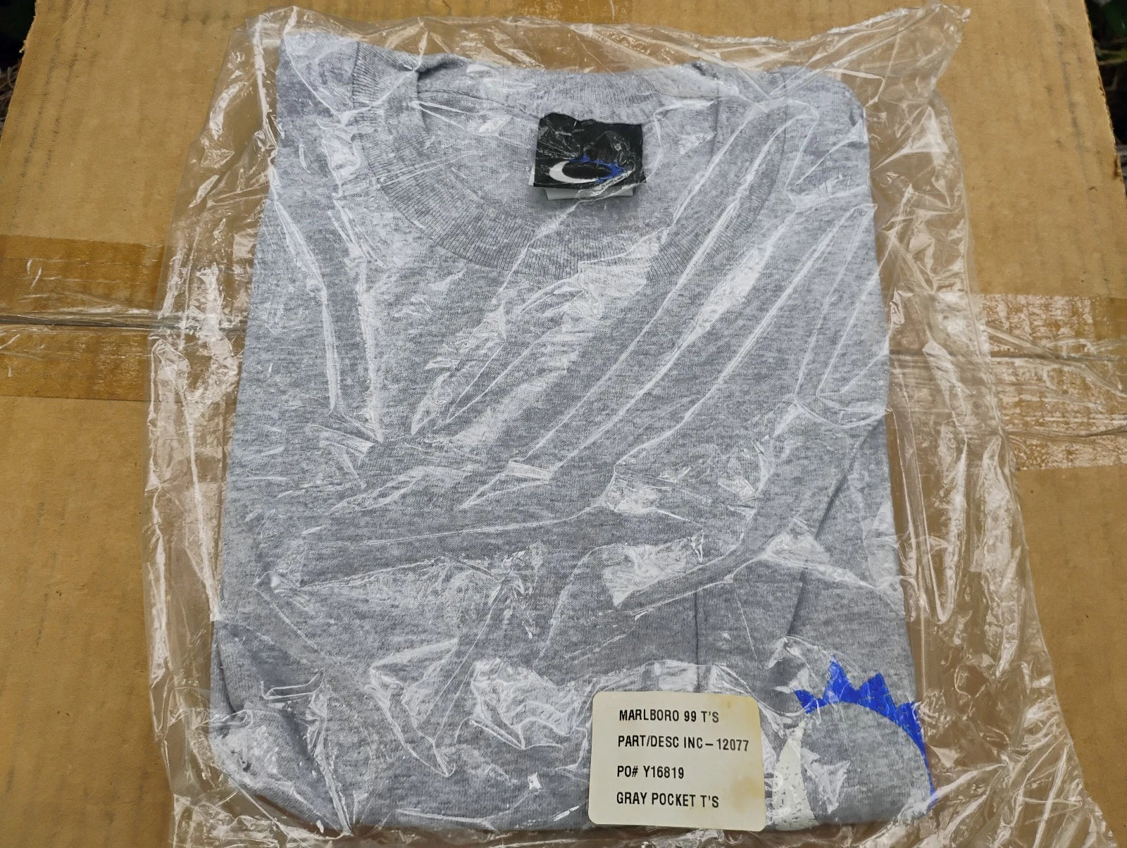 Marlboro Vintage Size XL T-Shirt, Pocket, Gray Sun & Moon BRAND NEW