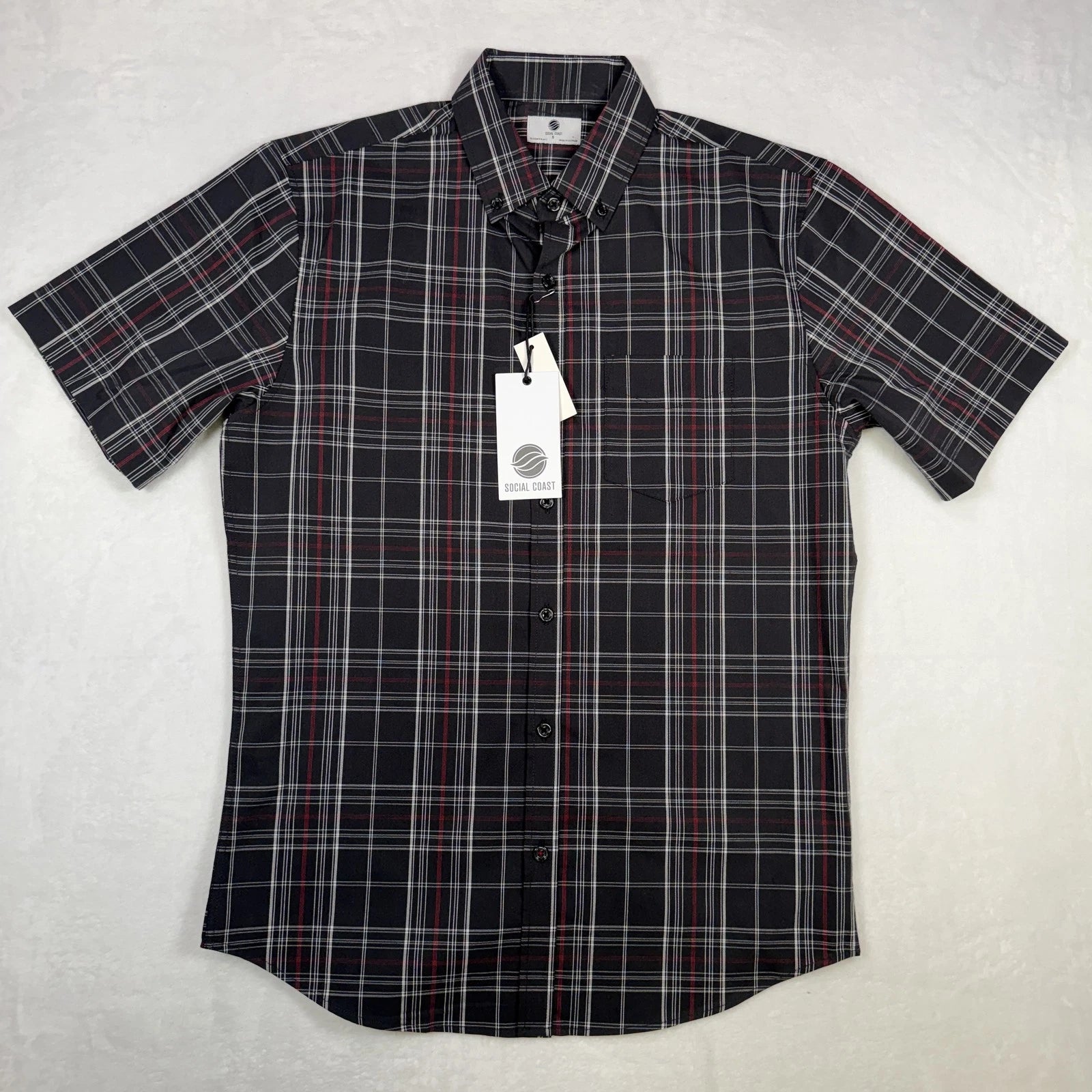 Social Coast Men's Short Sleeve Button-Down Shirt Size S Black Red White Plaid