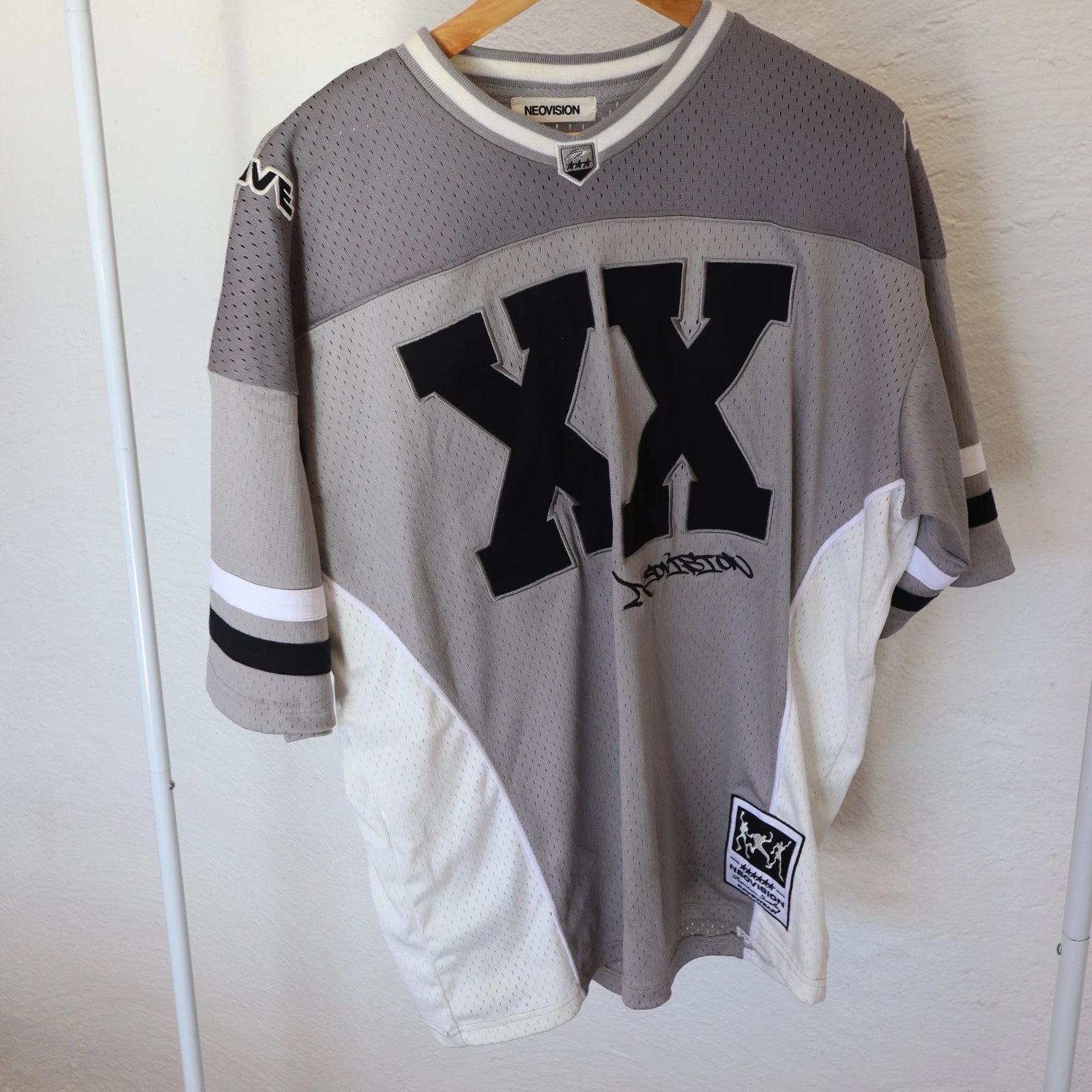 Neovision - Classic oversized boxy Tee (Size L, 100% Cotton)