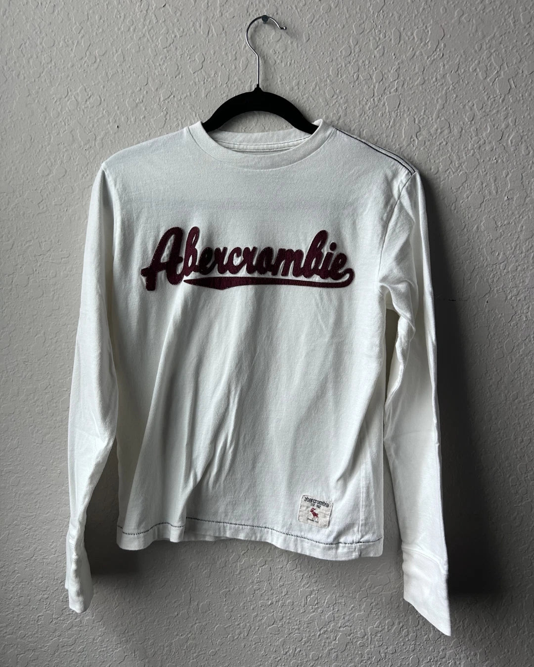 Vintage 2000s/Y2K White Long Sleeve Embroidered Logo Abercrombie Slim Fit