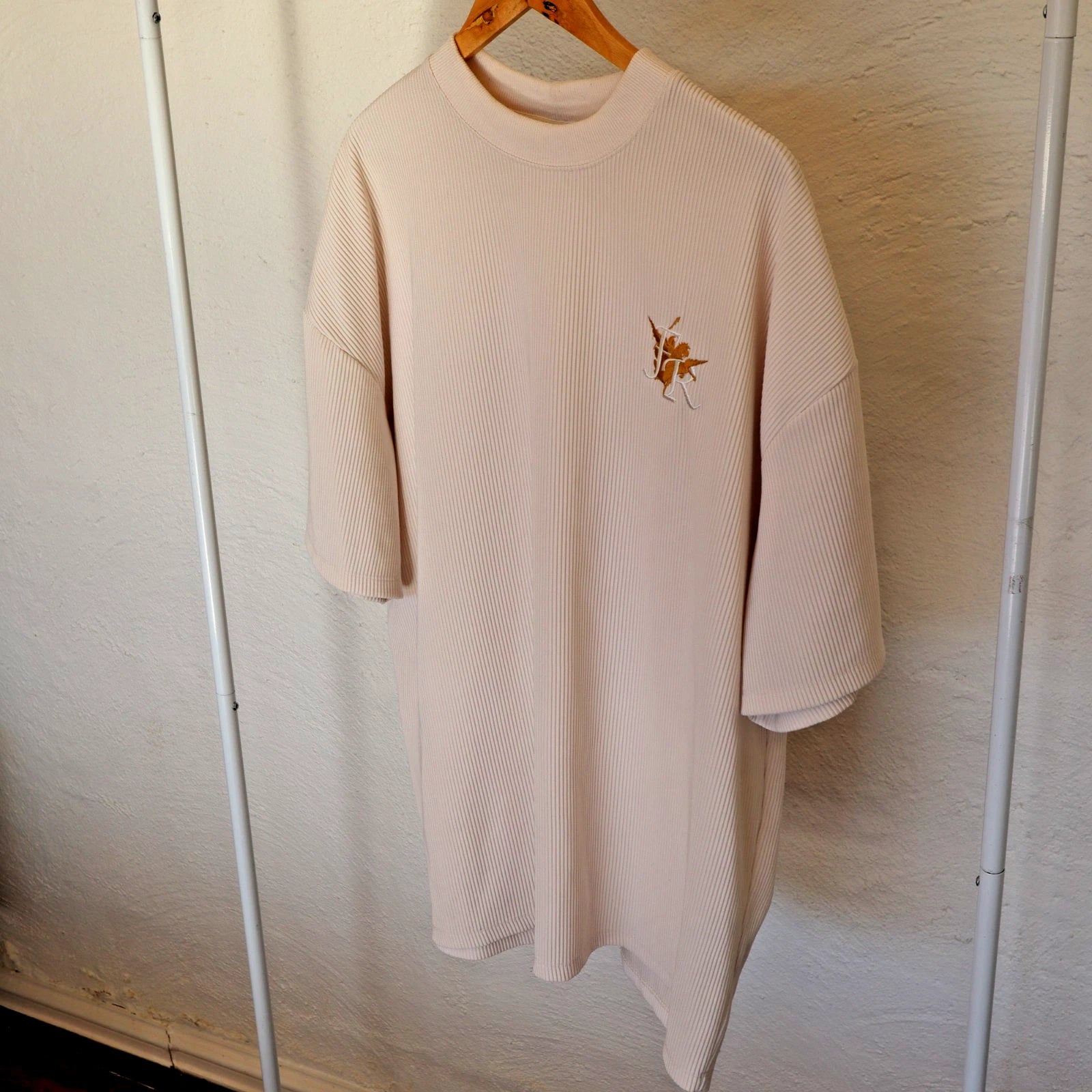 Front Runner Australia - Classic oversized boxy Tee (Size L) weave