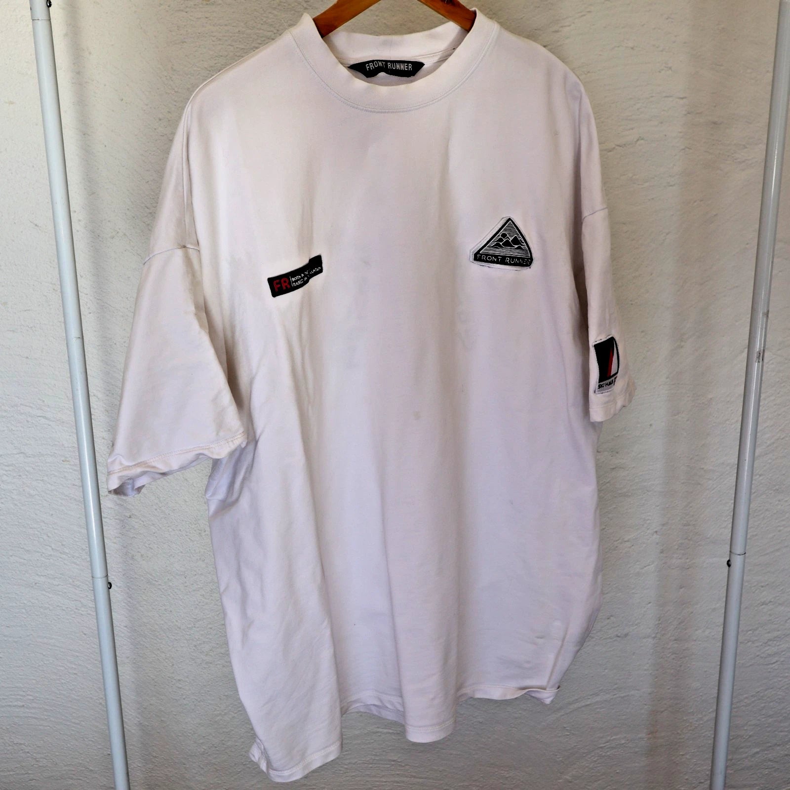 Front Runner Australia - Classic oversized boxy Tee (Size L, 100% Cotton)