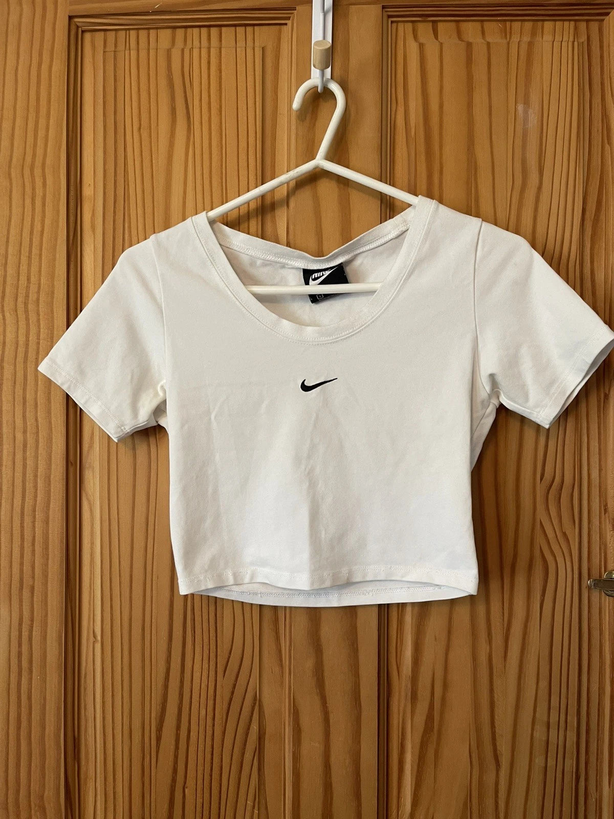ladies cropped top, white, size small .