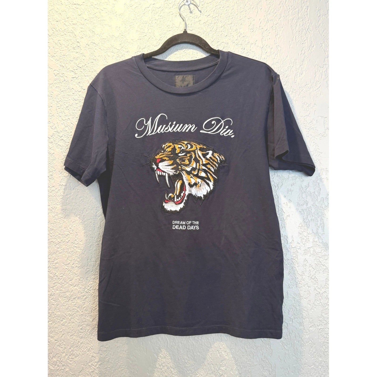 Musium Div Navy Blue Tiger Embroidered Graphic T-Shirt Mens Size M Streetwear
