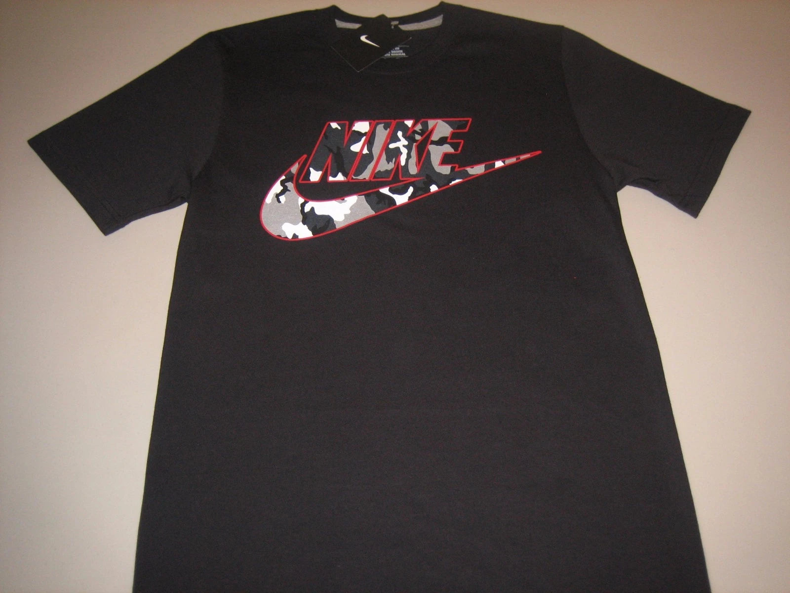 Nike Air Futura Foamposite T-Shirt Black/Cool Grey/Red Camo Small Medium Large