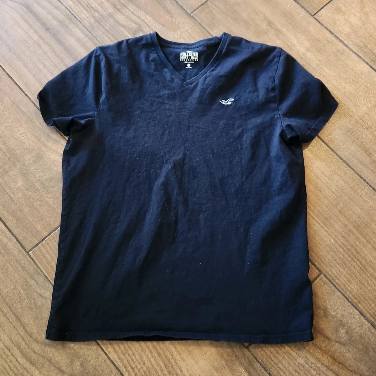 Hollister Men's Navy Logo V-Neck Short Sleeve Solid Cotton Knit T-Shirt SZ L
