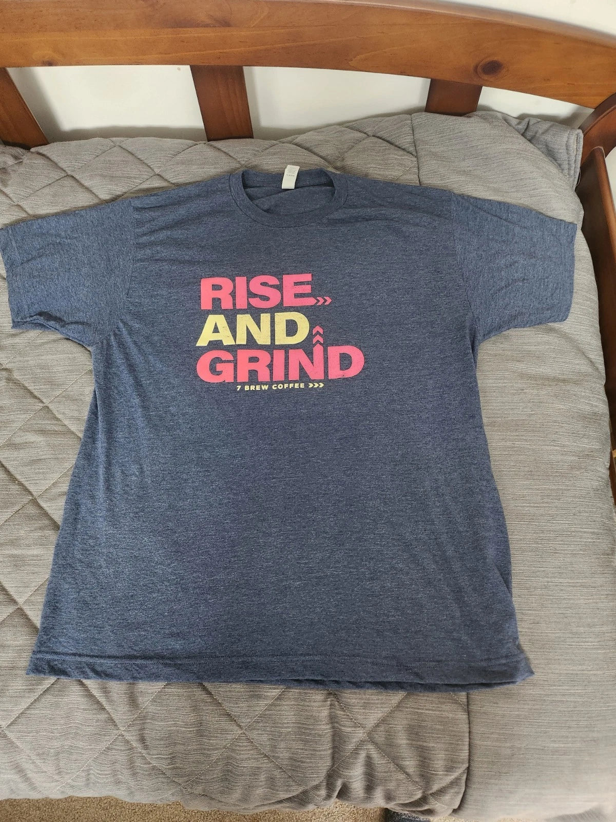 7 Brew Coffee Men's Rise and Grind Graphic Logo Crew Neck T-Shirt Blue XL
