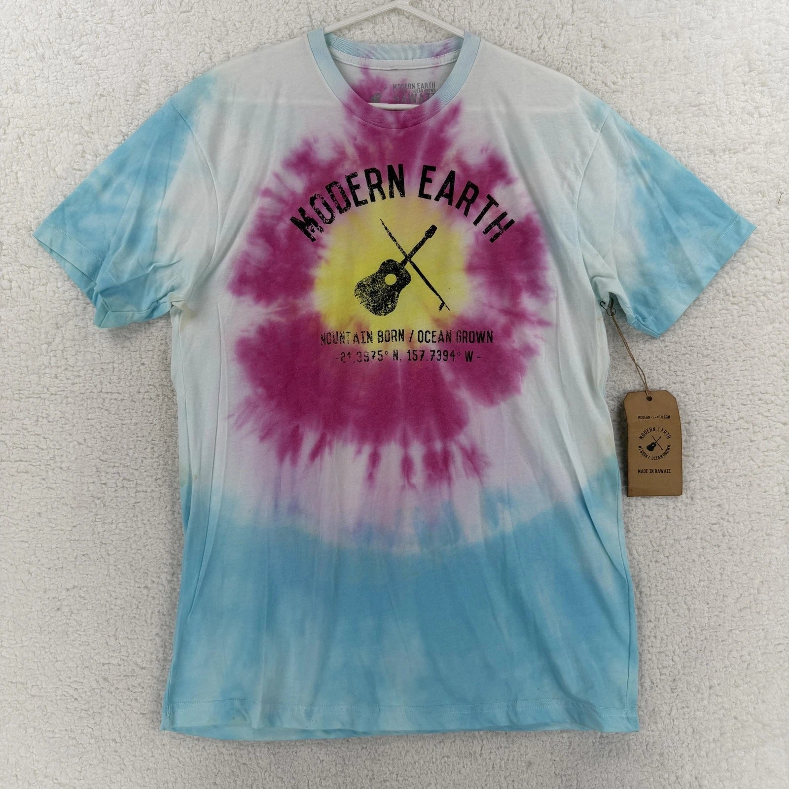 Modern Earth Hawaii Shirt Mens Large Tie Dye Guitar Hawaii Graphic Retro Tee NWT