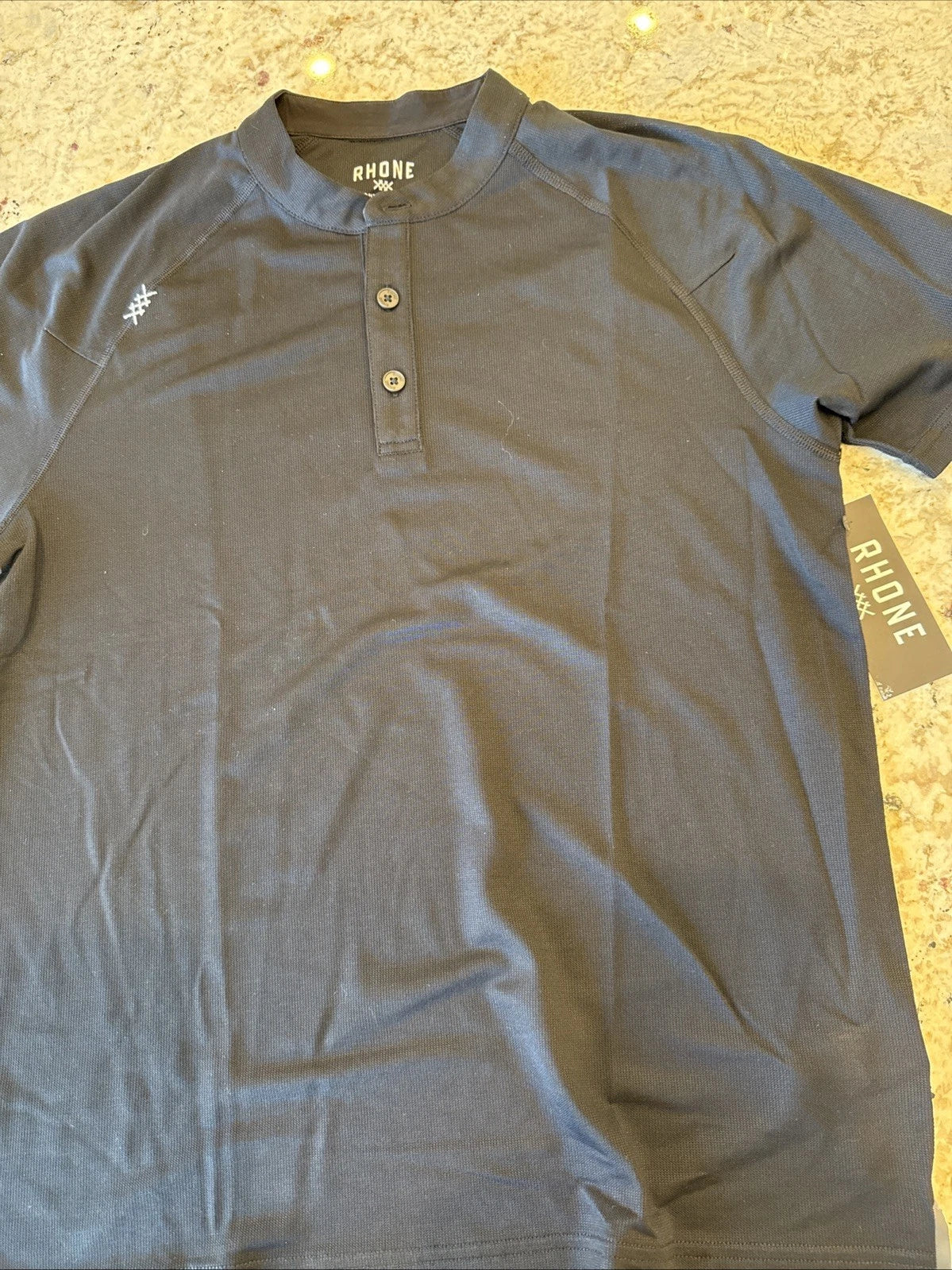 Men’s Black Rhône Delta Pique Band Collar Henley Short Sleeve Size Small