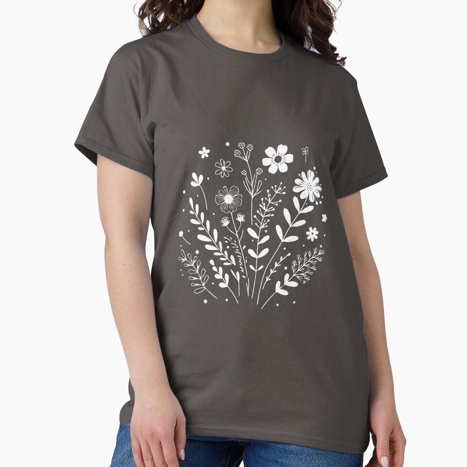 Aesthetic Floral T-Shirts, Gifts for Women, Flowers Crewneck Sweatshirt, Minimalist Tees, Floral Shirts for... (Image 2)