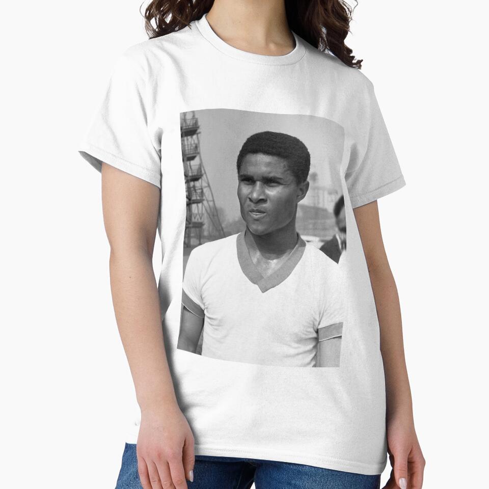 Eusebio Portugal Legend by dal-ieinn T-Shirts, Hoodie, Sweatshirt | BlankRebels.com (Image 2)