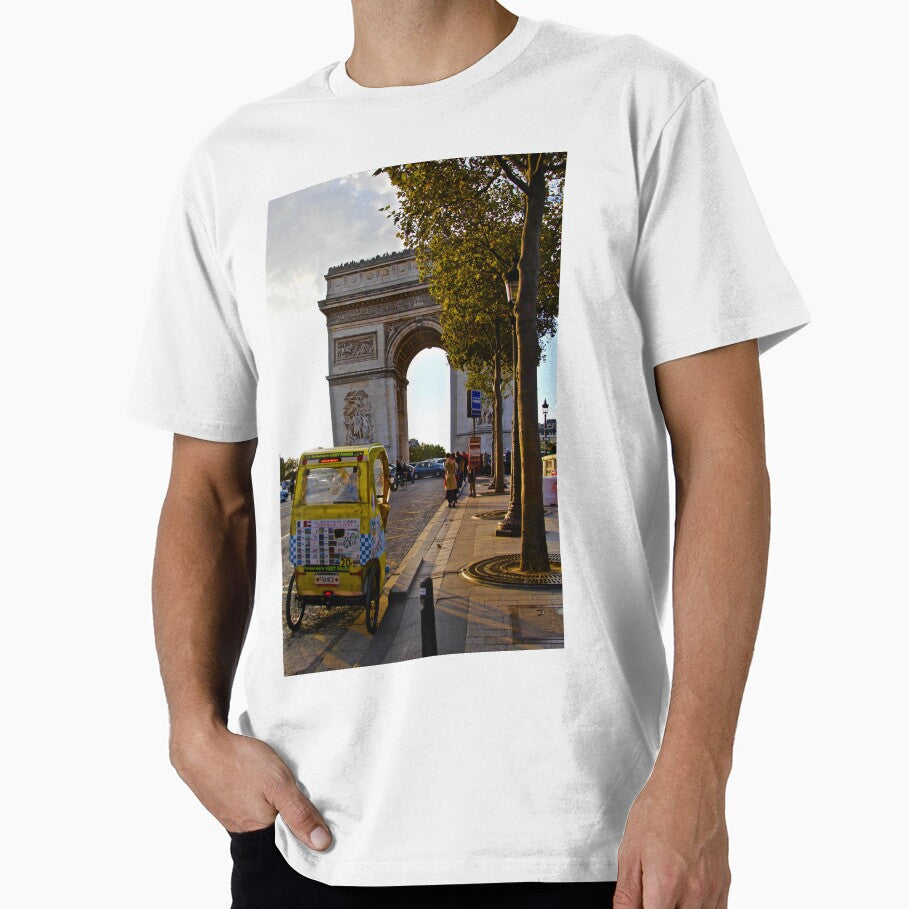 Arc De Triomphe and a rickshaw by iam01110011