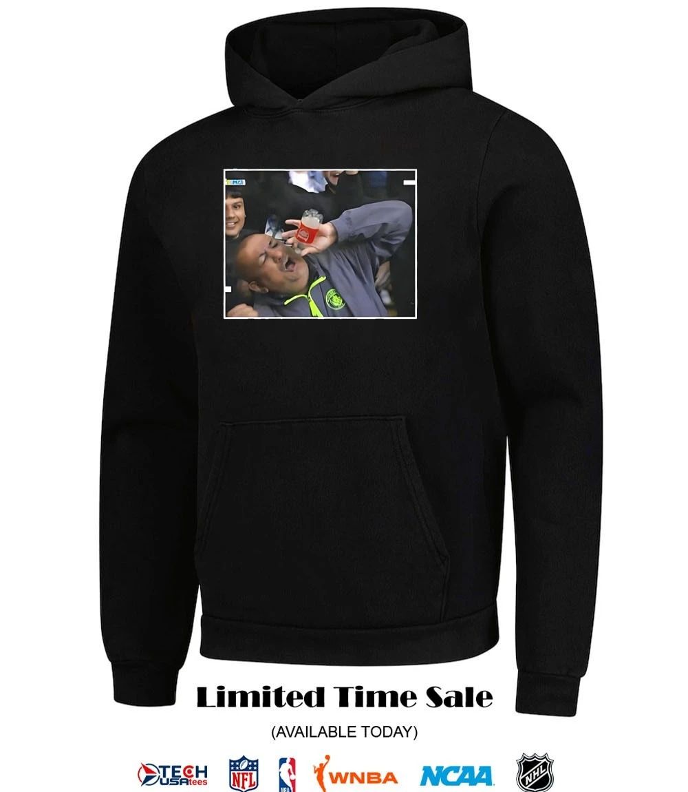Manchester City defeated Chelsea 3-0 Man City fan celebrates with Arsenal bottle meme shirt