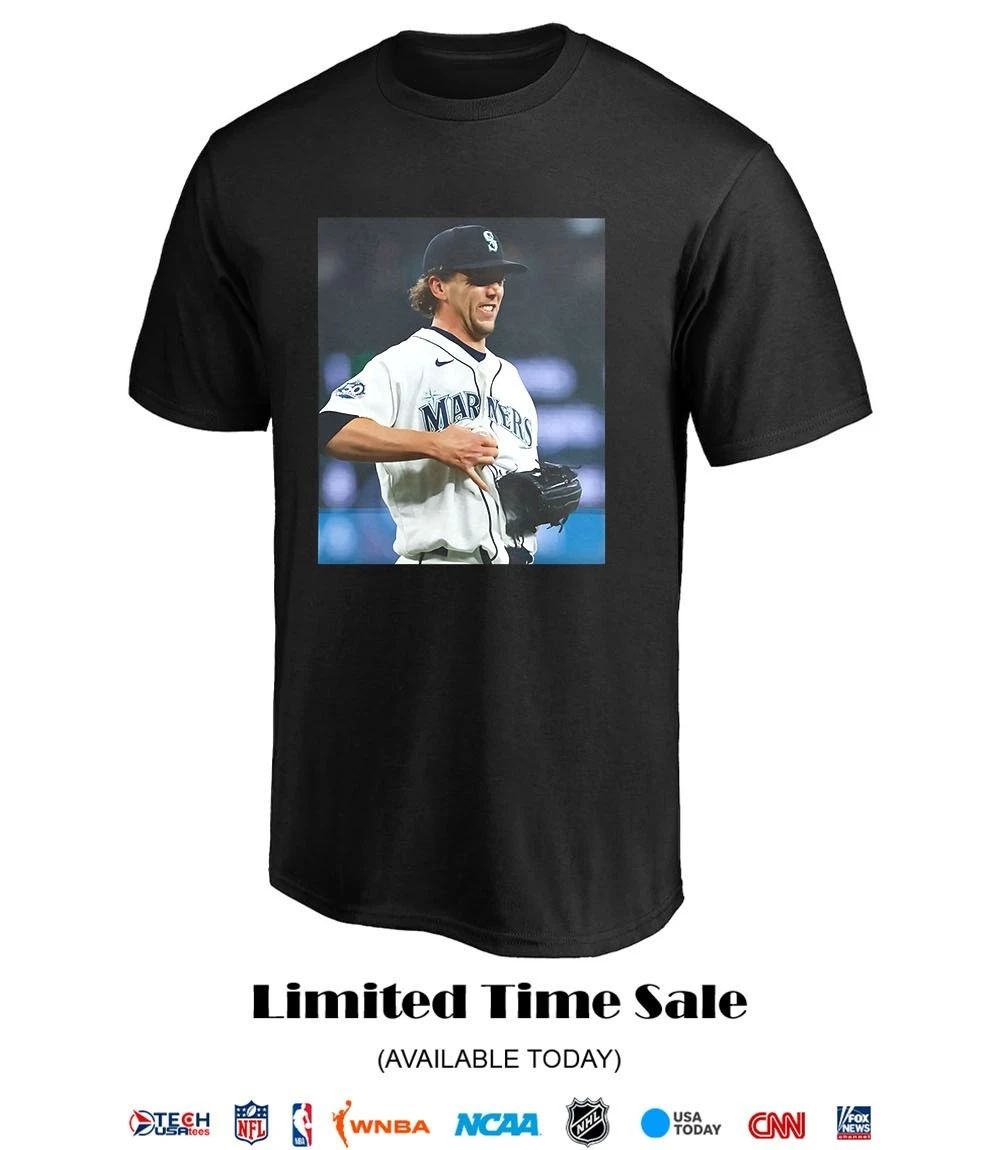 Catch ball in Logan Gilbert Seattle Mariners shirt